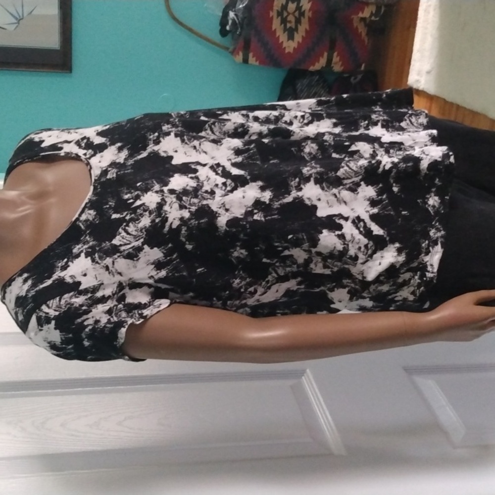 Simply Vera Vera Wang XL Short Sleeve Rayon Top In Black And White Abstract - Picture 4 of 7